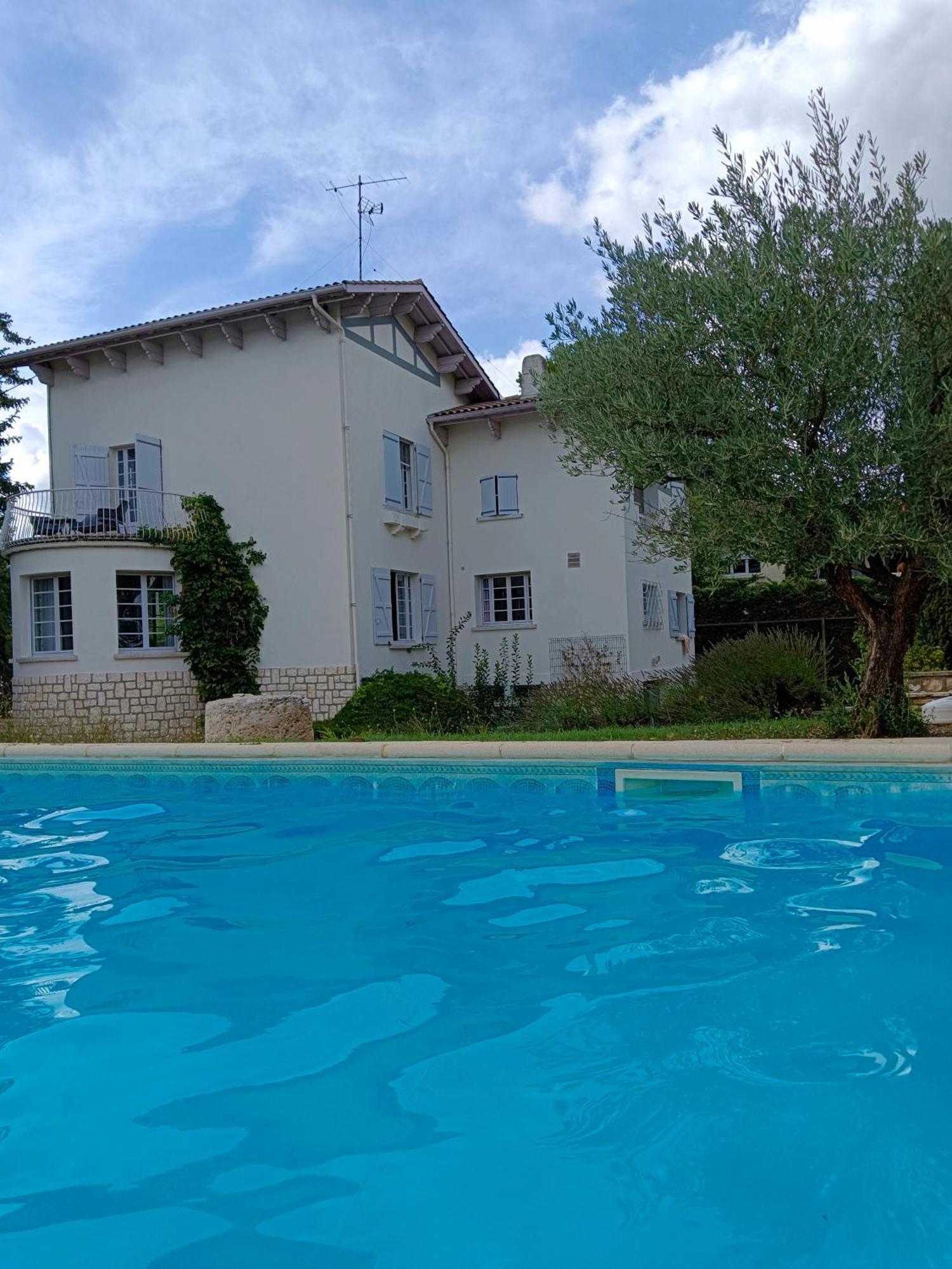 La Maison Basque Sainte-Livrade-sur-Lot エクステリア 写真