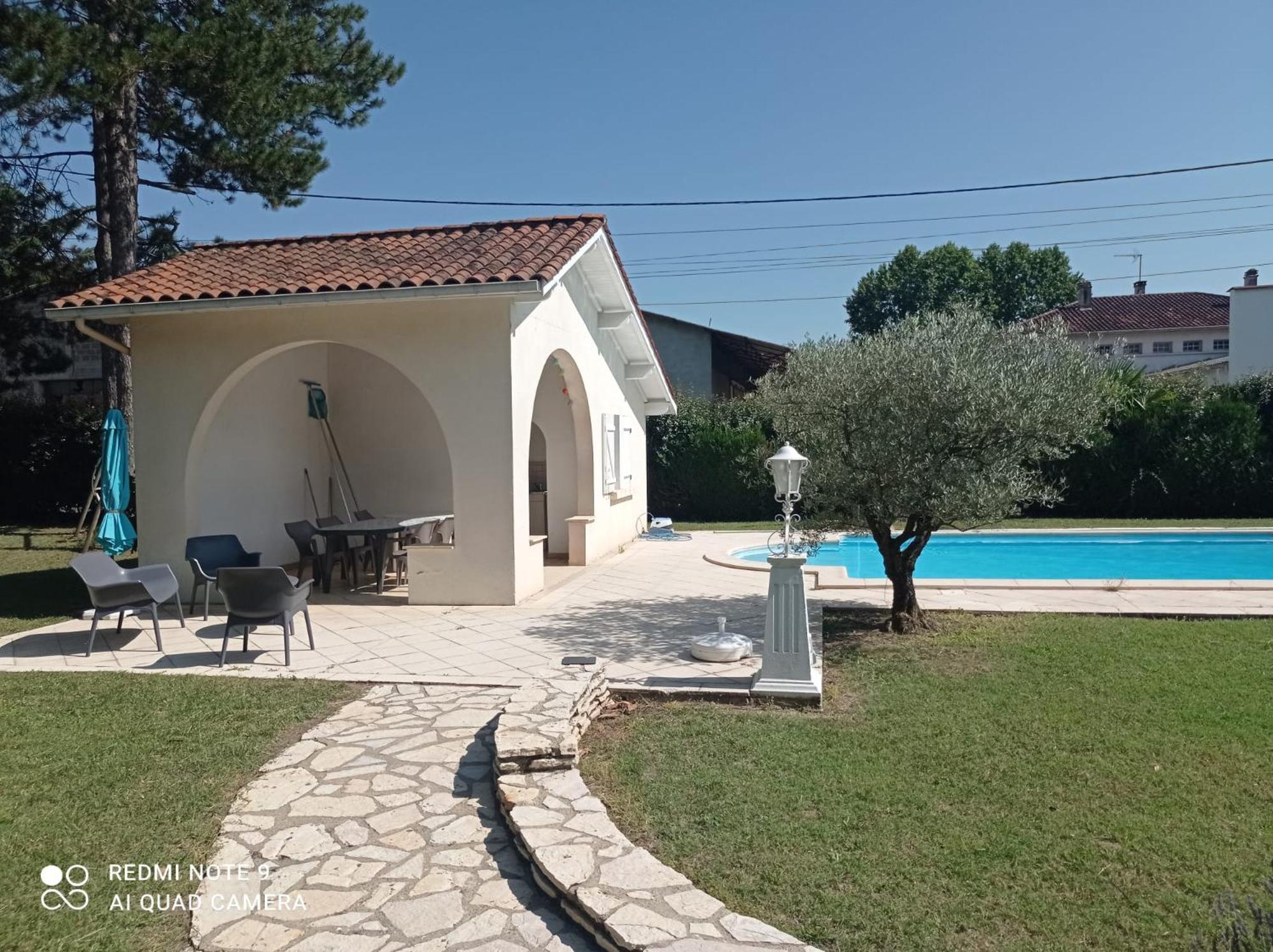 La Maison Basque Sainte-Livrade-sur-Lot エクステリア 写真